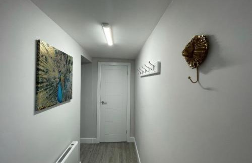 The Jungle Apartment - by Coastline Retreats - Jungle Themed Garden Apartment - Outdoor Bath - Next to Seafront - Childrens Toys - Superfast Wifi - Netflix - Disney - Foto 12