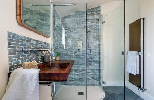 Littlefields - With hot tub, garden, private parking and short walk to beach - Foto 18