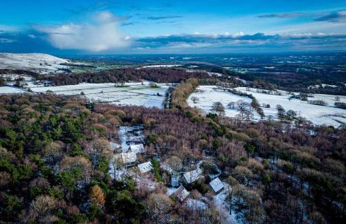 Padley; woodland lodge with hot tub for 2-4 in the Staffordshire Moorlands - Foto 22