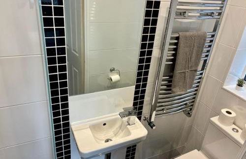 Great Parking and Spacious 3 Bedroom Home Andover - Foto 13