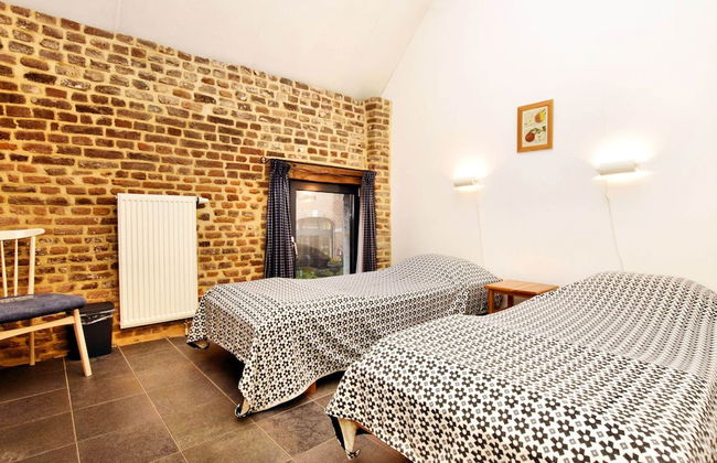 Pleasing Holiday Home in Richelle With Garden, Terrace, BBQ - Photo 3