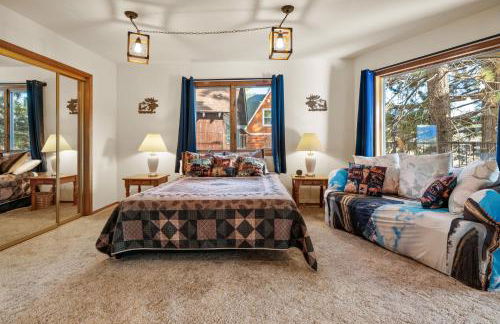 North Shore Lakefront - Spacious Lakefront with Hot Tub, & Game Room - Foto 62