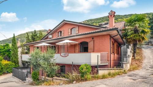 2 Bedroom Awesome Apartment In Gubbio - Foto 1