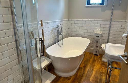 4Bed Lodge Sleeps8-Pet Friendly-Hot Tub-Log Burner - Foto 17