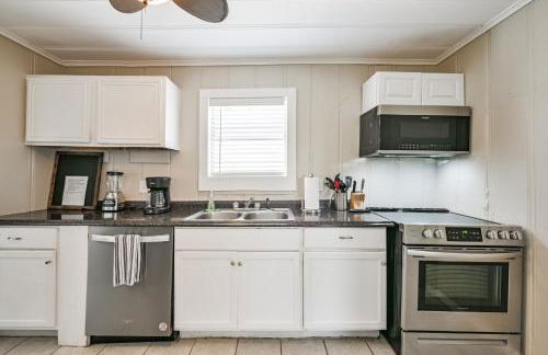 Beach lovers dream come true walking distance to the sandy shores - Foto 4