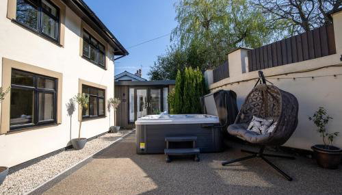 Rainbow Cottage Spacious Detached Home, Hot Tub, Sleeps 7 - Foto 3