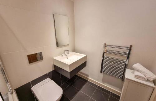 Canal Side Flat by City SuperHost - Foto 16