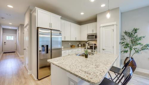 New-Build Jacksonville Townhome with Private Yard! - Photo 2