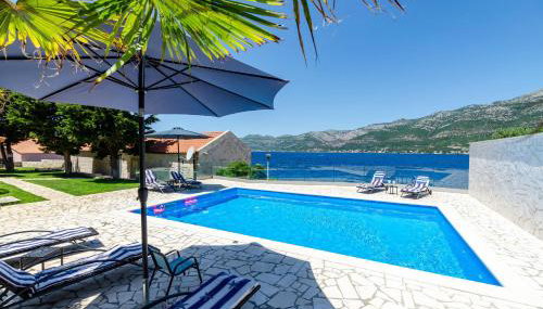 Beachfront Villa Gabriela with Pool - Foto 4