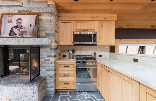 Hunter by Avantstay Riverfront Cabin w Prvt Cottage 5mins From Palisades - Photo 33