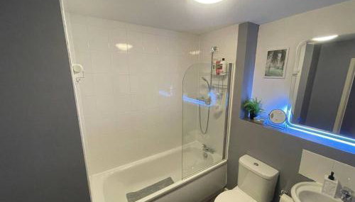 Cityfront Cosy Apt Near City Centre & Etihad Stadium, Free Parking - Foto 4, towels, Shower