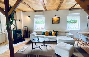 Piękny domek z dużym ogrodem - Foto 12