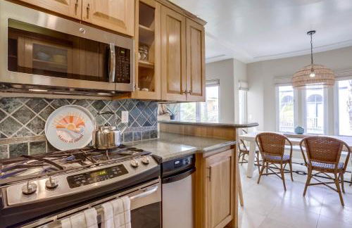 Stunning Ocean View Home w Rooftop Terrace, Firepit, Fast Wifi, AC & Parking! - Foto 13