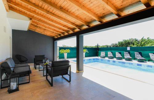 Wonderful villa wit pool surrounded by nature, high level of privacy a few minutes to the beach and town center by car by WiiBuk - Foto 19