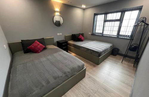 Urban Escape 4BedRoom House- With Free private Parking - Birmingham City - Foto 55