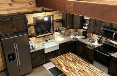 The Knotty Pine Cabin at Cabins of Wolf Pen Gap - Foto 5