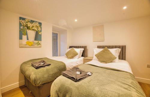 Contractor Stay Sleeps 4 - Large Living Space - Parking - Bridgwater - Foto 13