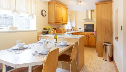 Cottage - Sleeps 4 - Garden - Parking - Foto 3