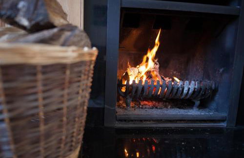 Fort Victoria Cottages - Sea View Cottage - Photo 5