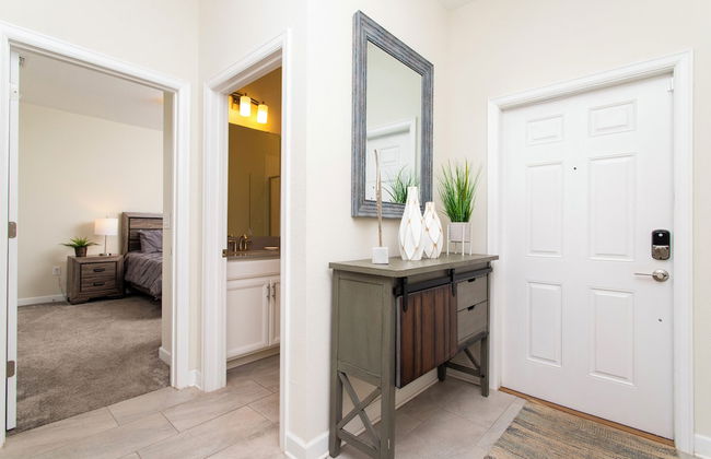 Luxurious Décor 4 Bd w/ Pool Close to Disney 4820 - Photo 5