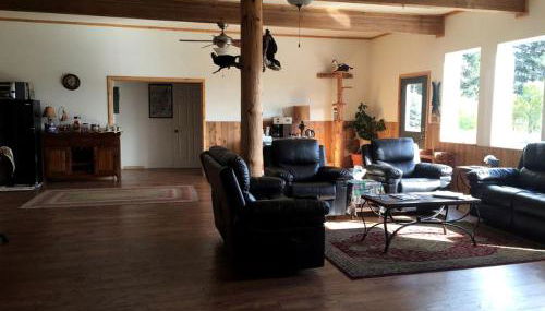 Rustic Room Rental in a Lodge for a Fishing Vacation on Kodiak Island, Alaska - Foto 3