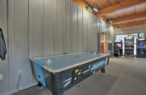 Resort-Style Klamath Falls Home, Golf Course View! - Foto 27