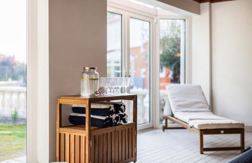 Merry Lakes - Luxury Lakeside Escape with Pool - Just 30 Minutes from London - Foto 28