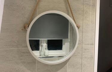 The Snug, ideal for sporting events and city breaks, hidden nook in the Heart of Newcastle, with parking, Wifi, Smart Tv, close to all local travel links - Foto 22