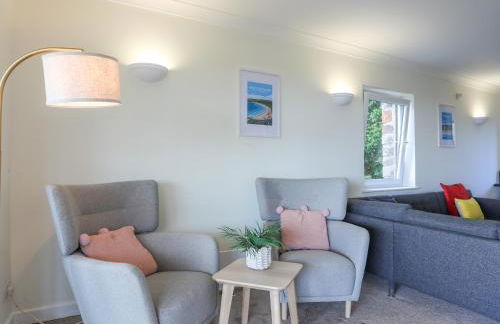 The Wellington - Photo 6