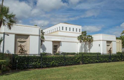 Key Lime Cottage - Bask Poolside in a Historic Flamingo Park Gem - Foto 18