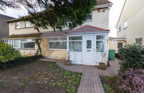 Spacious & Modern Triple-Story Cardiff Home with Pool Table - Foto 45