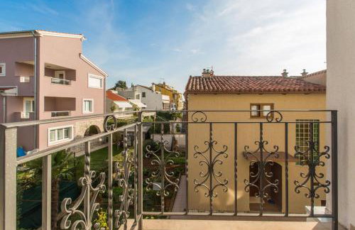 Elegant two-bedroom apartment with terrace in Rovinj - Photo 24