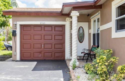 Awesome 4 bedroom pool house King bed - Foto 9