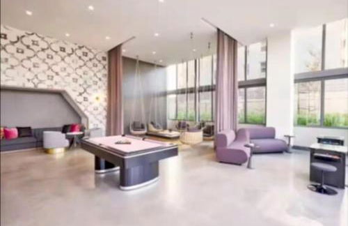 Snug 3BR HighRise with Pool, Spa & Rooftop Views - Foto 33