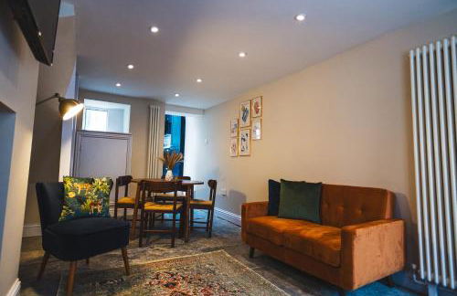 Cathys Cottage, Sun Trap Patio, Modern 3 Bed, Central, Parking - Photo 11