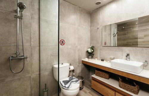 Eumelia Iconic Villa, with Heated Pool & Whirlpool, By ThinkVilla - Foto 31