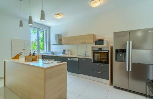 Villa Župa with Heated Pool, Tennis Court & Mini Golf - Foto 33