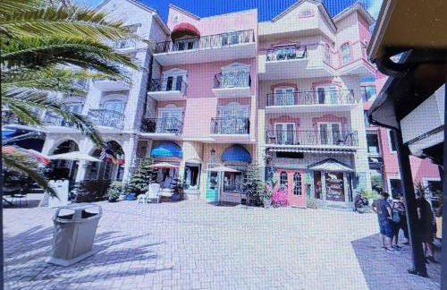 European Style Condo - Photo 35