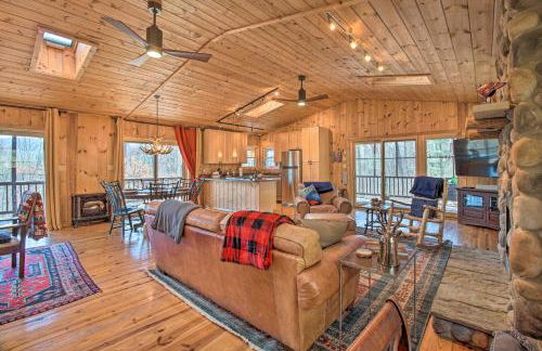 Cabin with Decks and Fire Pit Near Lost River! - Foto 4