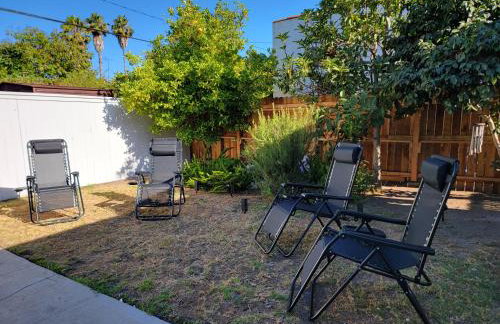 Private and large 2 bedroom house with Pool table, backyard and office near attractions - Foto 36