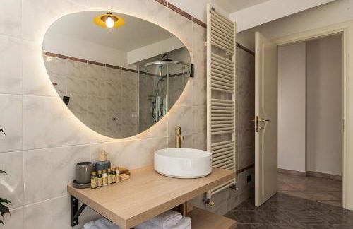 Kejani attic apt Scenic Views, Lux bath, Fast Wi-fi - Foto 34