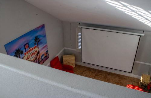 Heated Salt Pool, BBQ, Movie Projector, Stereo, Billiards Table, Arcade Game, Darts - Stone Sanctuary NW at Childrens Memorial Park, Pool Heat Optional - Foto 30