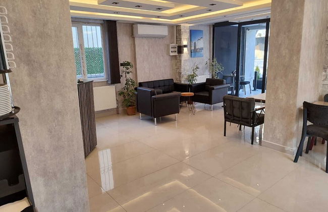 Cam Suites - Photo 3