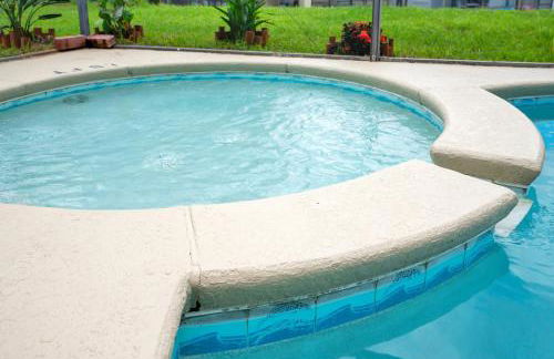 Relaxing Retreat with Pool and Movie Theater - Foto 45