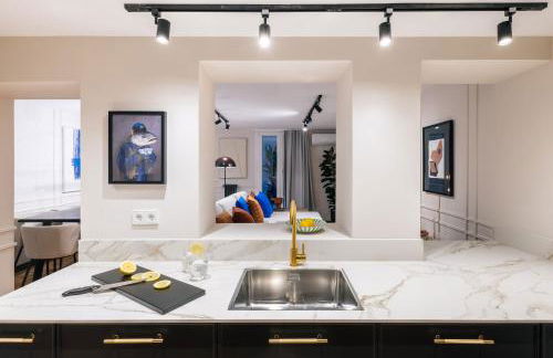 Stylish 4 suites +patio luxury apartment Gran Via - Photo 10