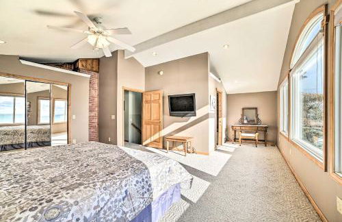 East Tawas Home with Patio, Lake Huron On-Site - Foto 14