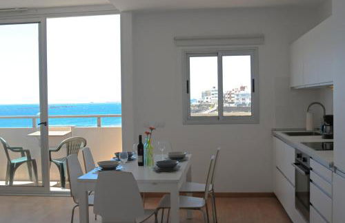 VISTA PLAYA Y MAR - sea view, wifi and AC - Foto 2