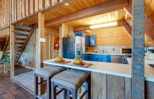 Lakefront A-Frame Cabin with Community Perks - Foto 10