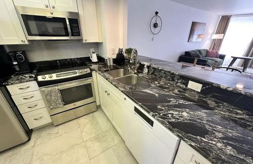 5 min walk to #1 beach in America Canal View - Foto 35