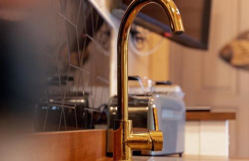 White & Black - Photo 5